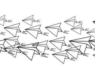 Varios aviones de papel representando canales de telegram para criptomonedas